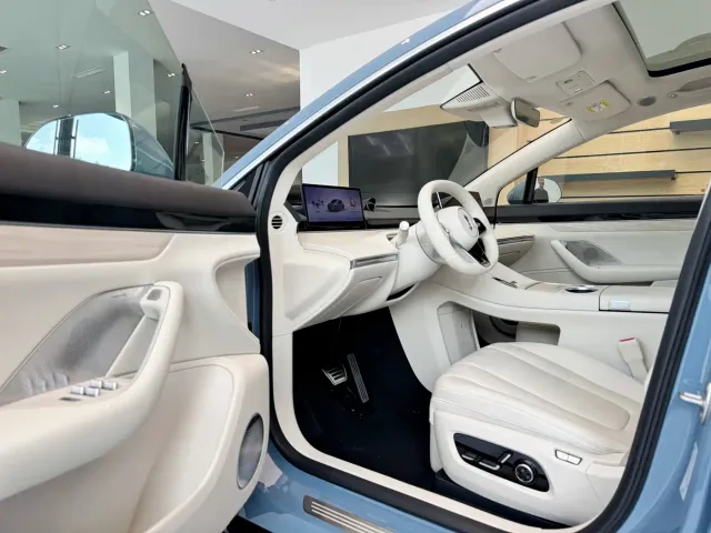 Luxeed R7 — Фото автомобиля 6