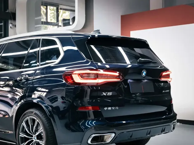 BMW BMW X5 2022 xDrive 30Li Premium M Sport Package — Фото автомобиля 8