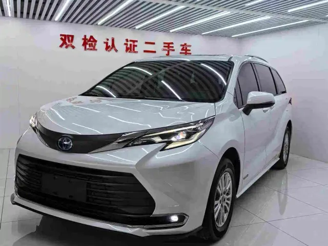 Фотография автомобиля — Toyota Sienna
