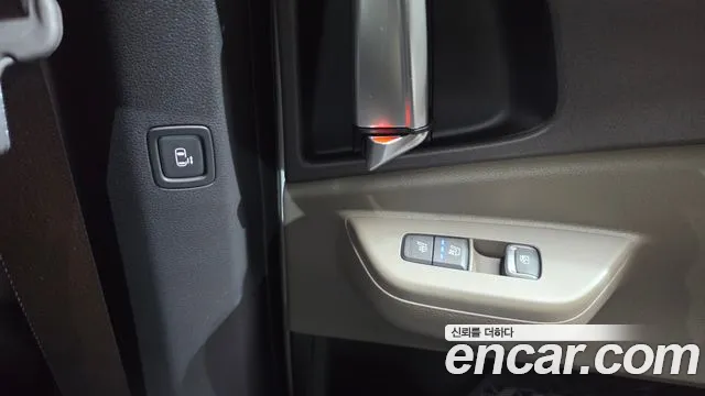 Kia Carnival — Фото автомобиля 30