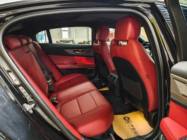 Jaguar XEL — Фото автомобиля 7