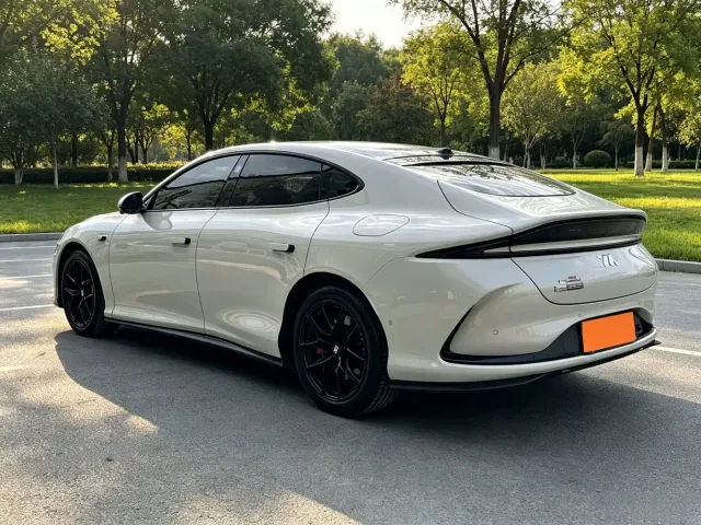 IM Motors L6 — Фото автомобиля 6