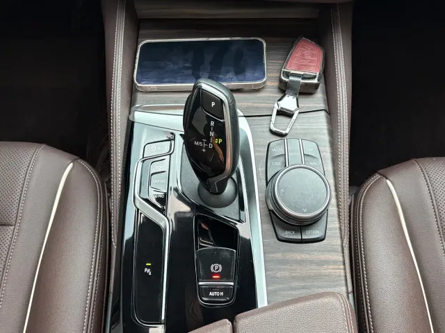 BMW 5 Series — Фото автомобиля 15