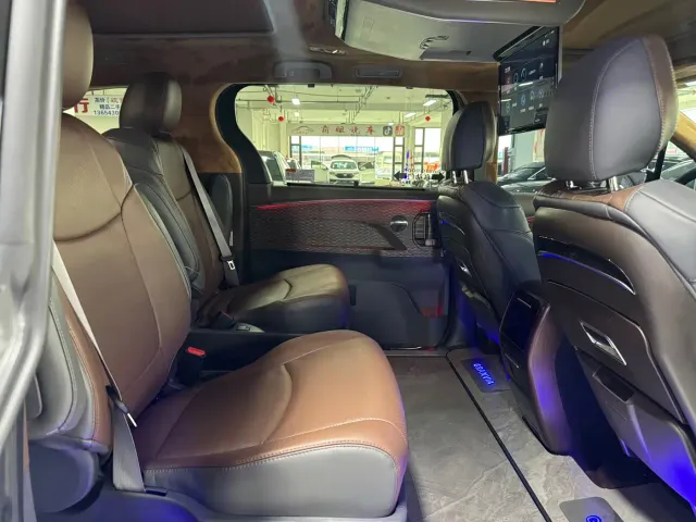 Toyota Granvia — Фото автомобиля 9