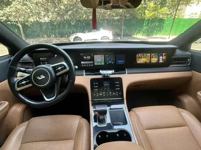 Li Auto ONE — Фото автомобиля 5