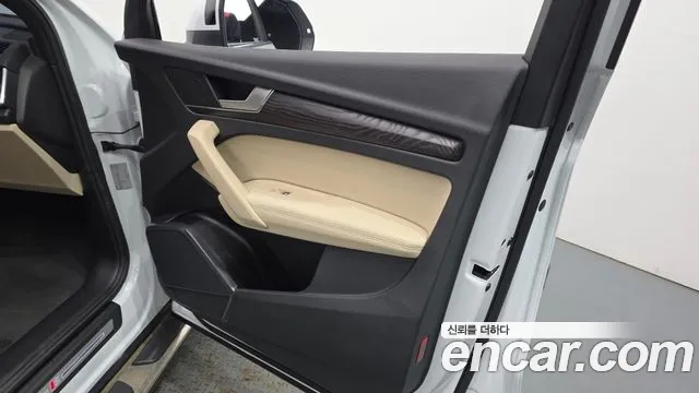 Audi Q5 45 TFSI quattro Premium — Фото автомобиля 21