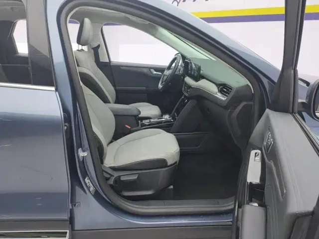 Ford Escape — Фото автомобиля 8