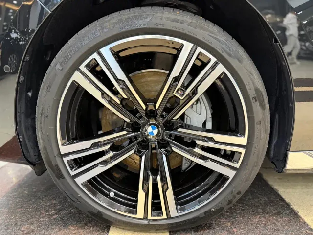 BMW 7 Series — Фото автомобиля 16