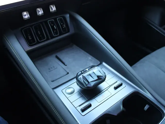 BYD Song L EV — Фото автомобиля 12