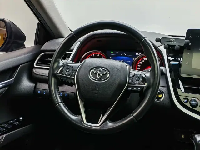 Toyota Camry — Фото автомобиля 12