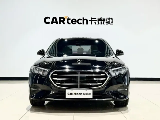 Mercedes-Benz E-Class — Фото автомобиля 2