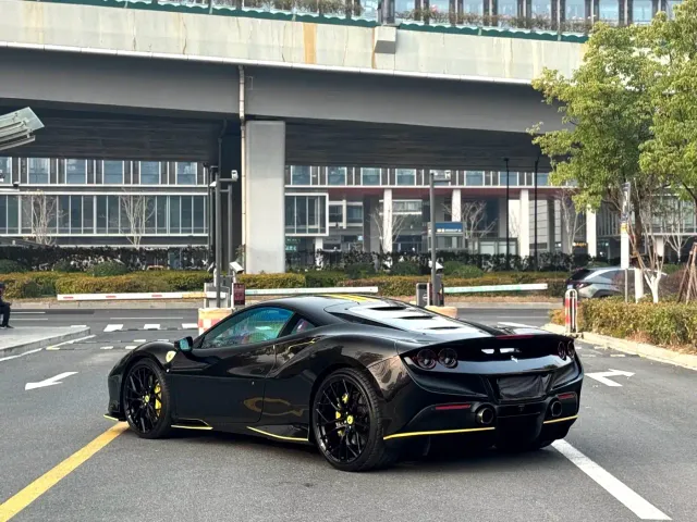 Ferrari F8 — Фото автомобиля 7