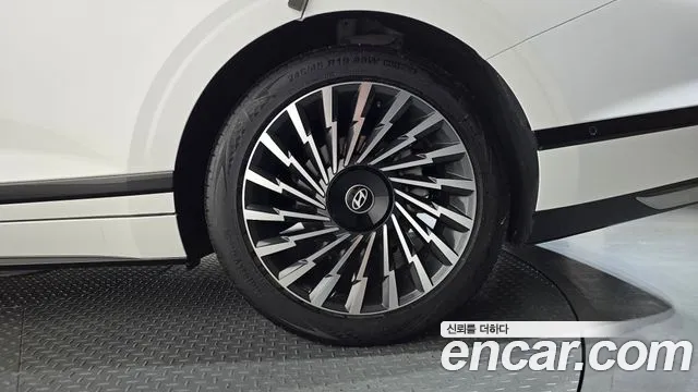 Hyundai Grandeur Grandeur (GN7) 2.5 Бензин 2WD — Фото автомобиля 17