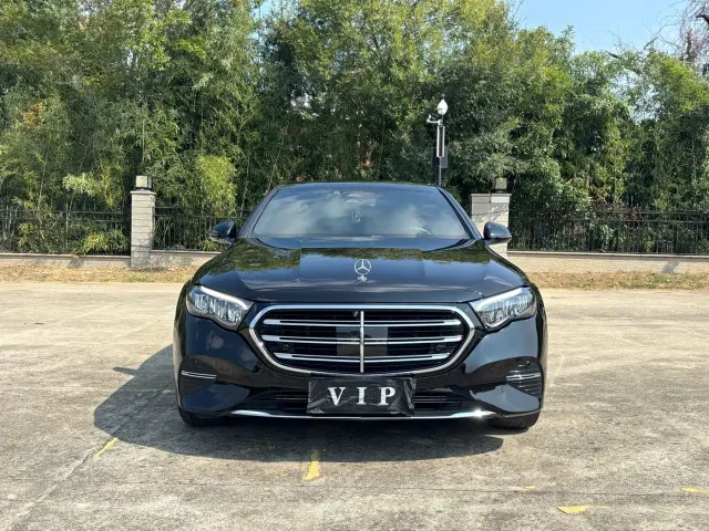Mercedes-Benz E-Class — Фото автомобиля 2