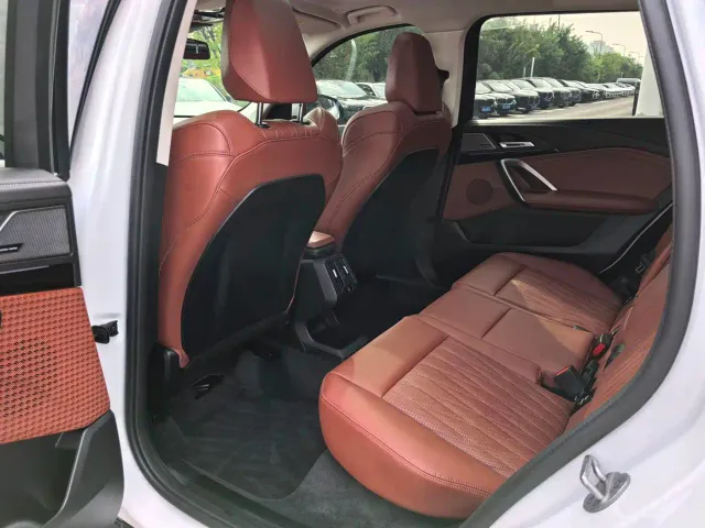 BMW X1 — Фото автомобиля 12