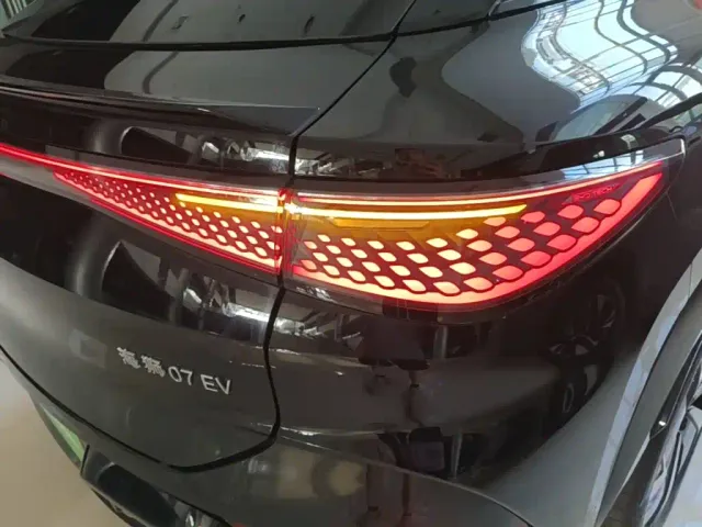 BYD Sealion 07 EV — Фото автомобиля 7