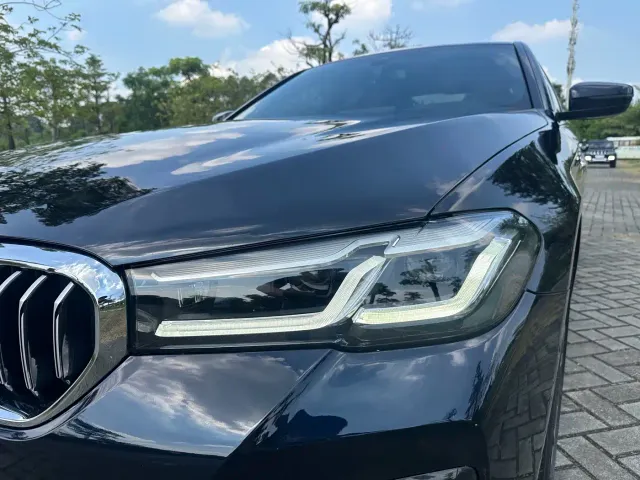 BMW 5 Series — Фото автомобиля 21