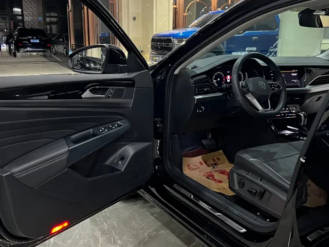 Volkswagen Passat — Фото автомобиля 9
