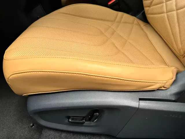 Geely Galaxy Starship 7 EM-i — Фото автомобиля 13
