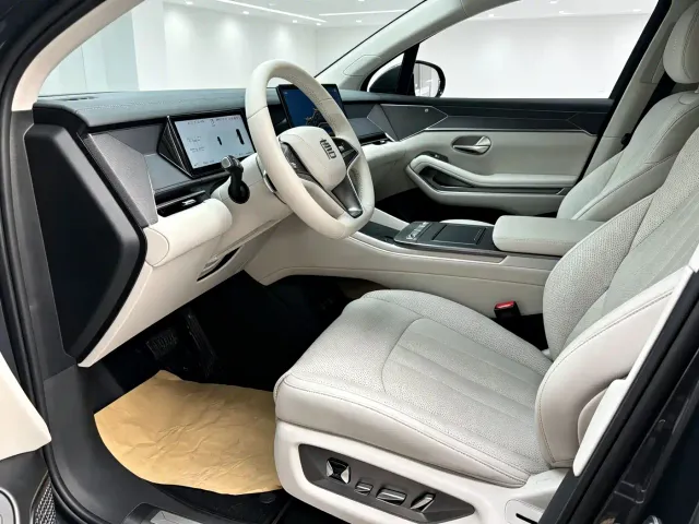 BYD Tang L — Фото автомобиля 4