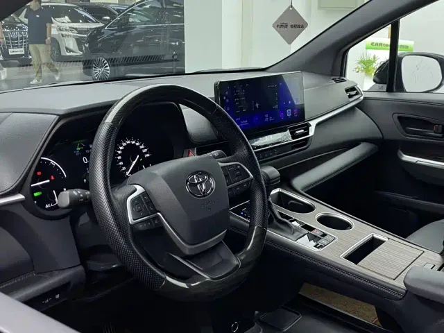 Toyota Granvia — Фото автомобиля 18
