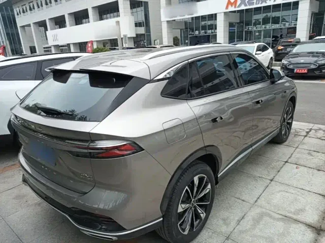 Roewe RX5 — Фото автомобиля 6