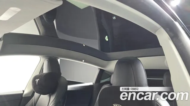 Tesla Model Y — Фото автомобиля 16