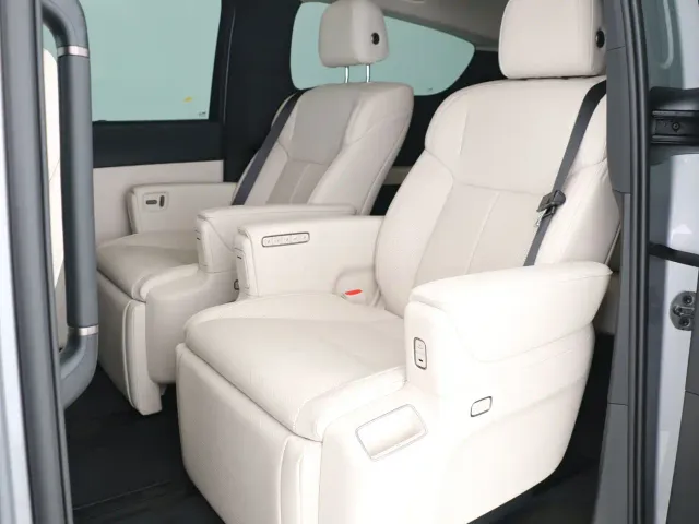 Li Auto MEGA — Фото автомобиля 8
