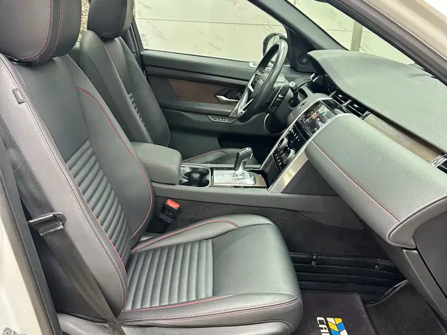 Land Rover Discovery Sport — Фото автомобиля 12