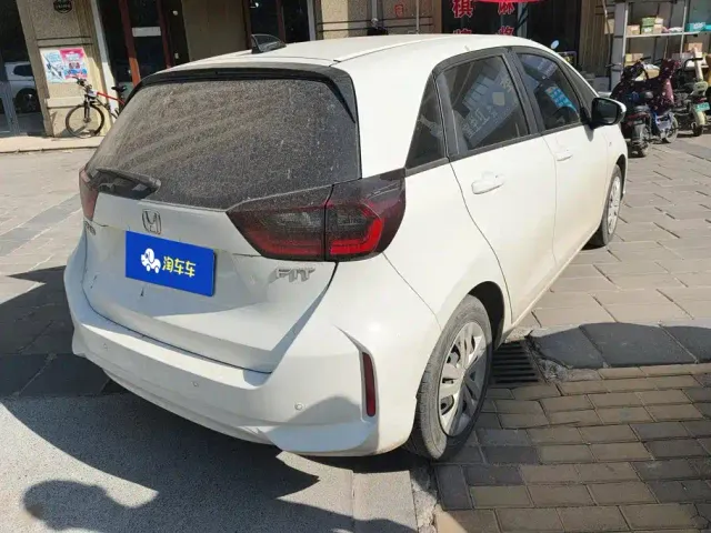 Honda Fit — Фото автомобиля 3