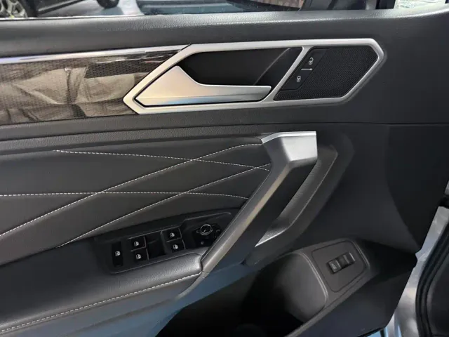 Volkswagen Tiguan L — Фото автомобиля 10