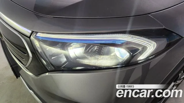 Mercedes-Benz EQB — Фото автомобиля 11