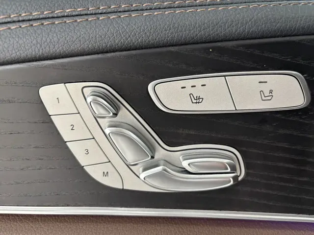 Mercedes-Benz E-Class — Фото автомобиля 12