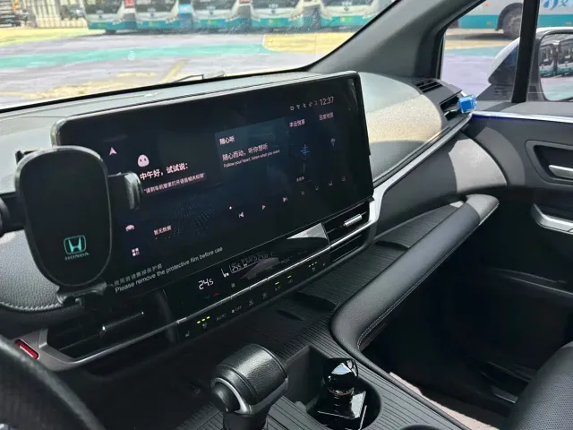 Toyota Sienna — Фото автомобиля 21