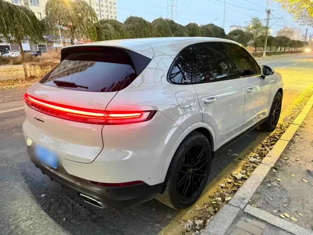 Porsche Cayenne — Фото автомобиля 3