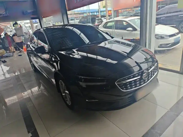 Buick Regal — Фото автомобиля 3