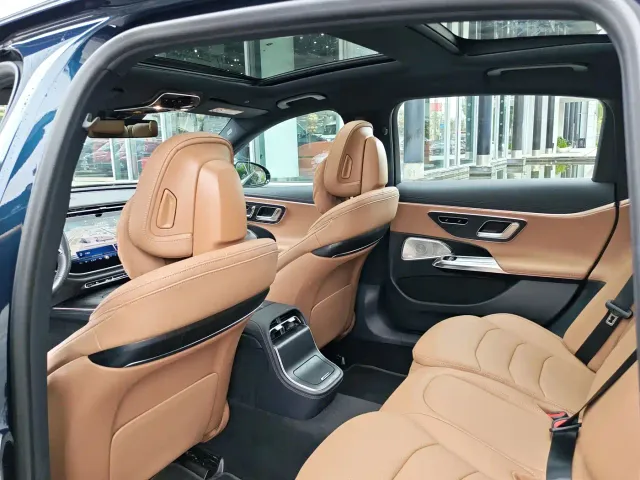Mercedes-Benz E-Class — Фото автомобиля 15