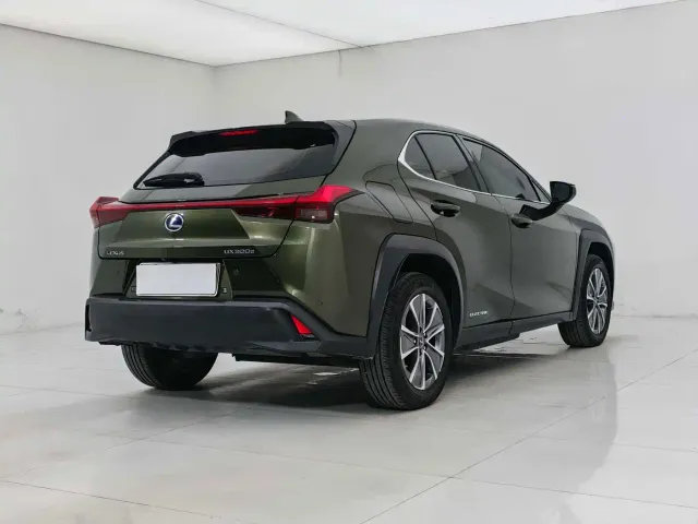 Lexus UX — Фото автомобиля 6