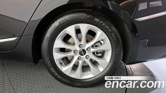 Kia K8 2.5 Бензин 2WD — Фото автомобиля 20