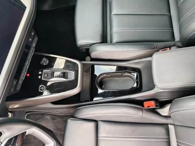 Audi Q4 e-tron — Фото автомобиля 11