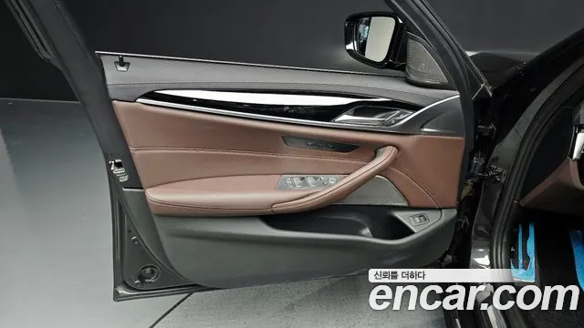 BMW 5 Series G30 — Фото автомобиля 13