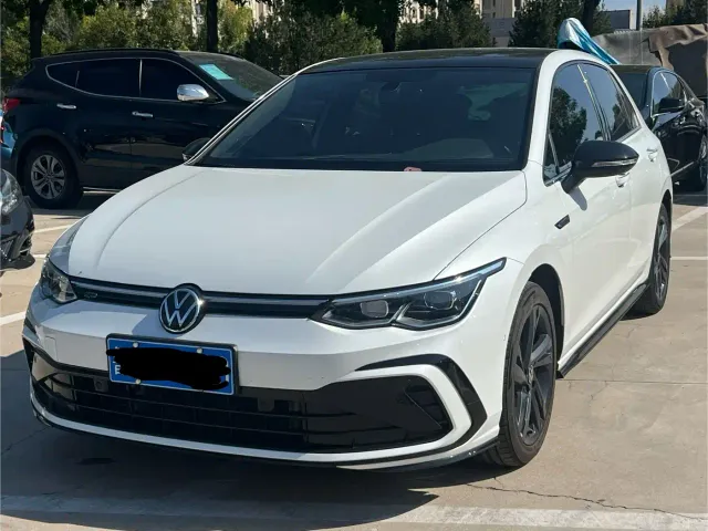 Фотография автомобиля — Volkswagen Golf