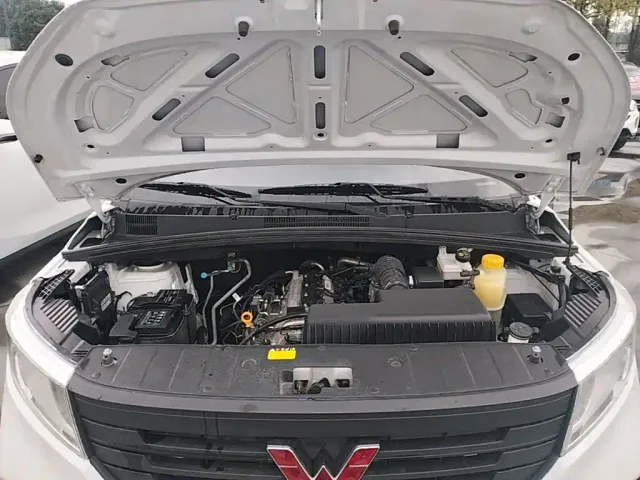Wuling Zhengcheng — Фото автомобиля 19