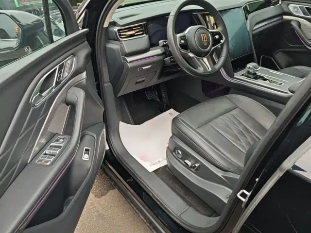 Hongqi HS7 PHEV — Фото автомобиля 15