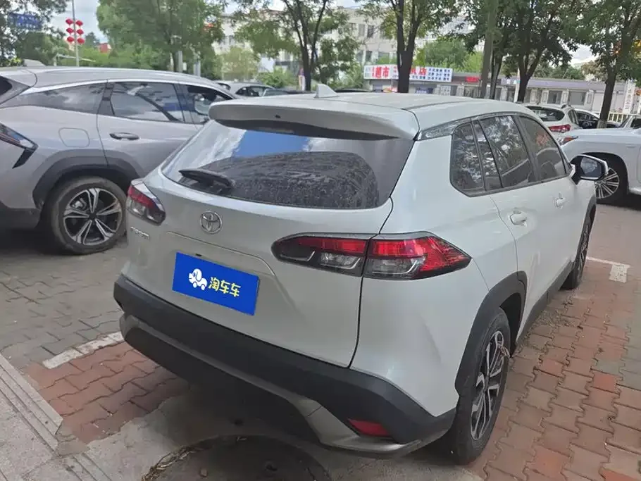 Toyota Frontlander 2024 2.0L CVT Luxury Edition — Фото автомобиля 3