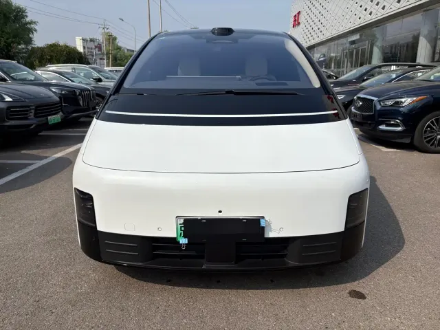 Li Auto MEGA — Фото автомобиля 2