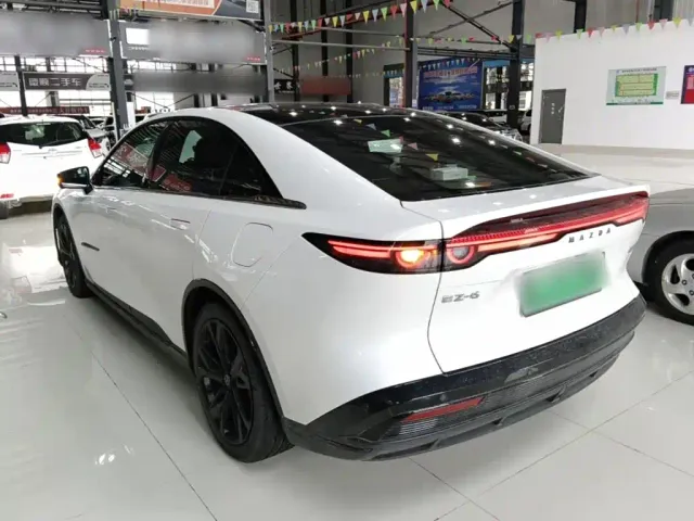 Mazda Mazda EZ-6 2025 Extended Range 200 Intelligent Premium Sport Edition — Фото автомобиля 4