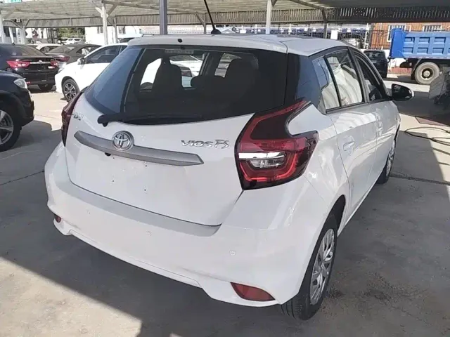 Toyota Vios FS — Фото автомобиля 6