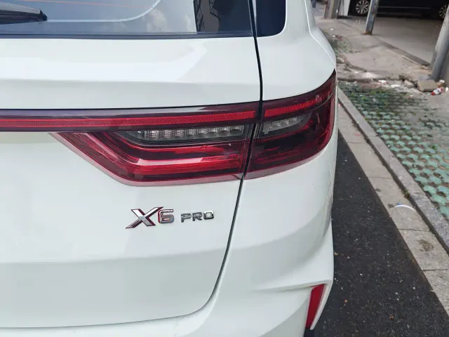 Geely Vision X6 — Фото автомобиля 10
