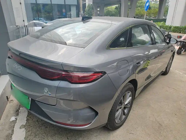 BYD Qin L — Фото автомобиля 6